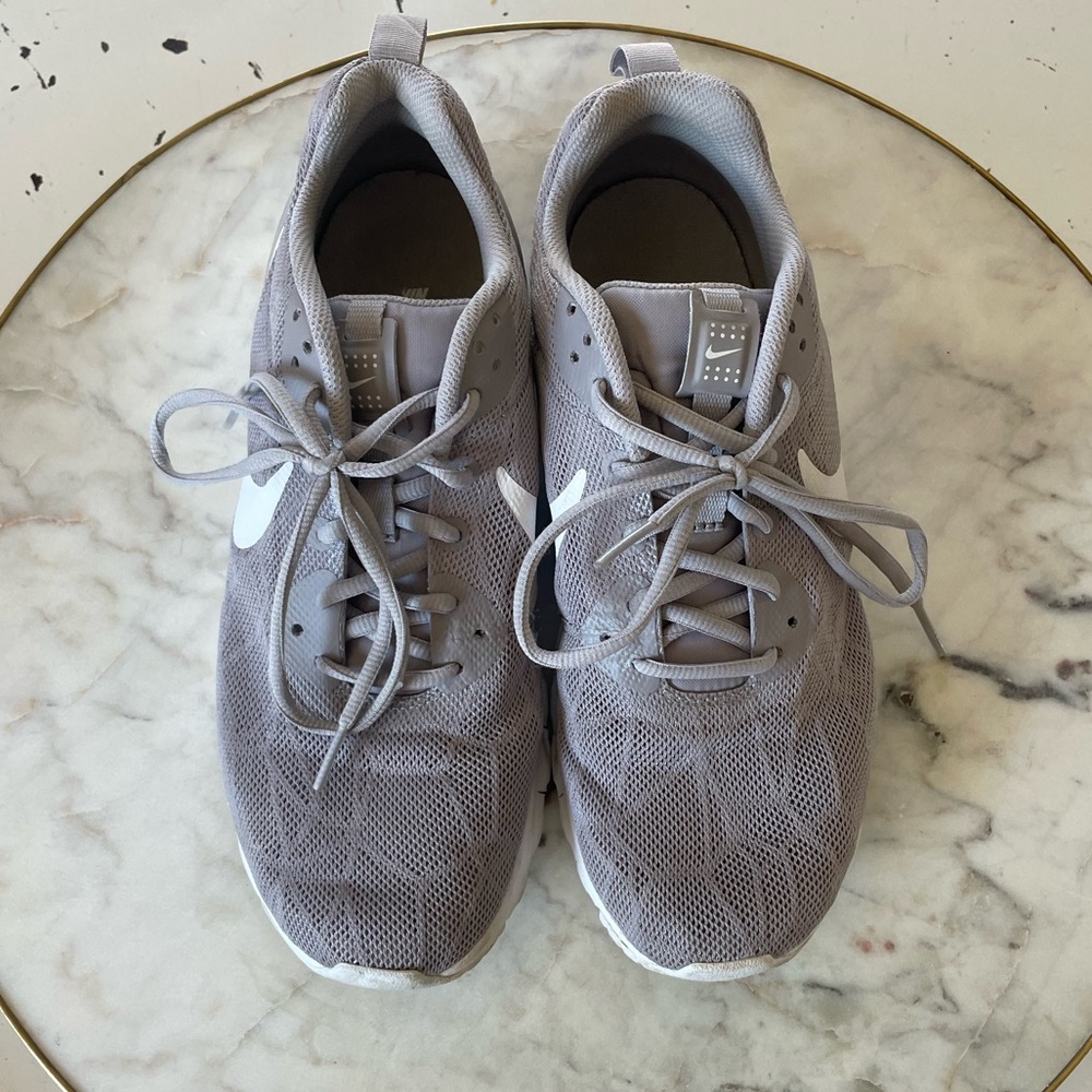 Womens Nike Air shoes - size 10
